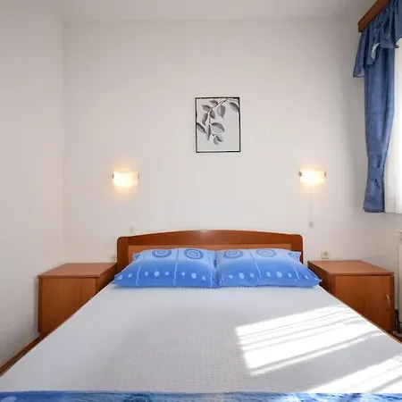 Uvo 1 With Shared Pool דירה