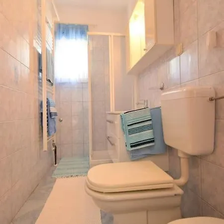 Uvo 1 With Shared Pool דירה *