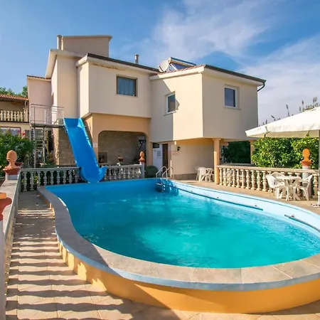 Apartament Uvo 1 With Shared Pool Medulin