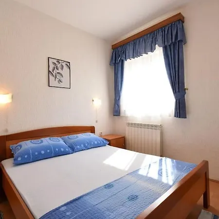 Uvo 1 With Shared Pool Apartament Medulin