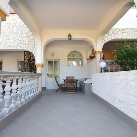 Uvo 1 With Shared Pool Apartament